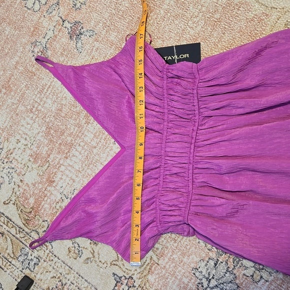 Taylor Pink V-Neck Sleeveless Tie Waist Lined 2 Pocket Maxi Dress Size Small - Picture 12 of 14